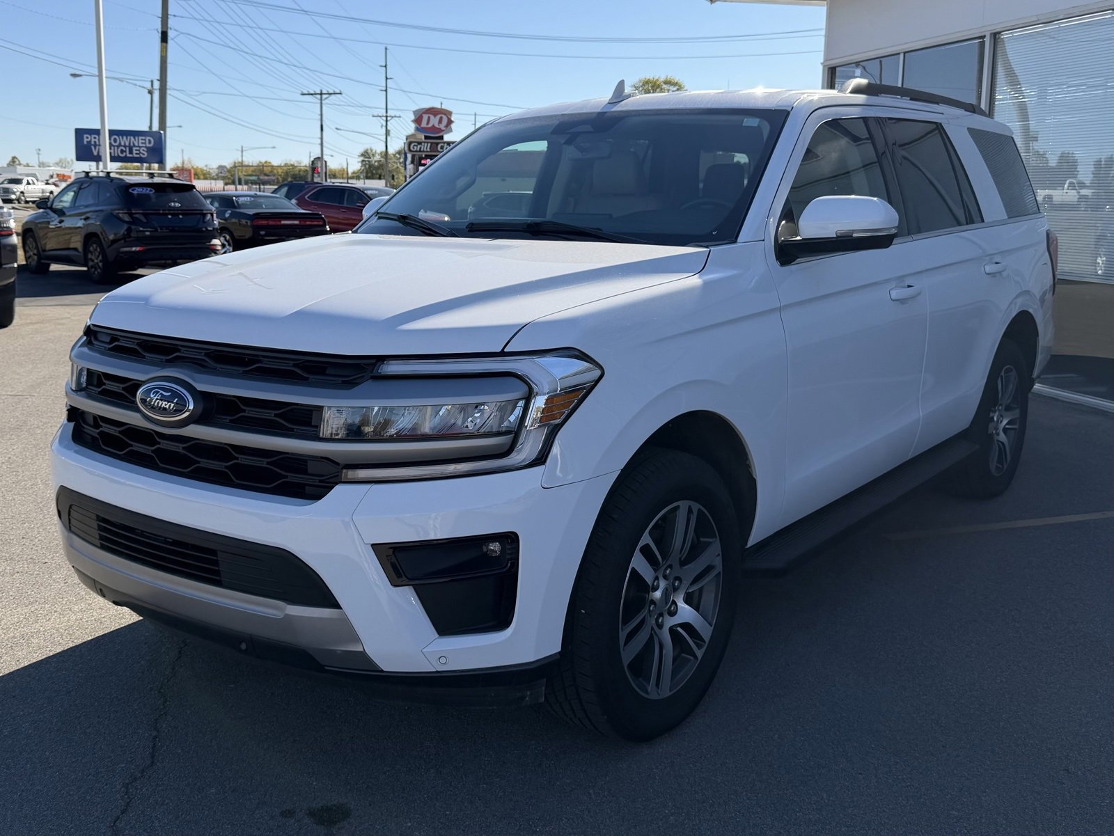 Used 2024 Ford Expedition XLT image 3