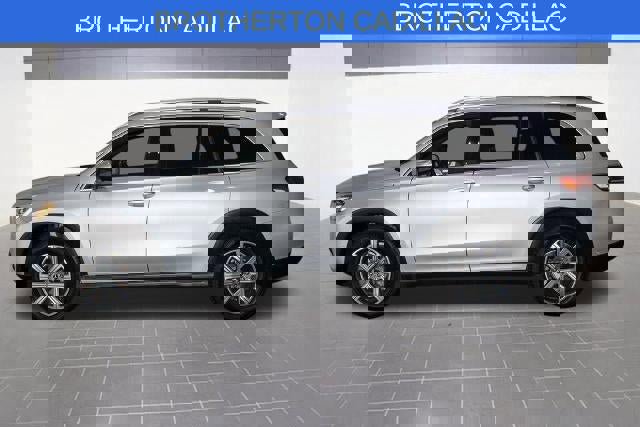 Used 2020 Mercedes-Benz GLS 450 4MATIC image 2