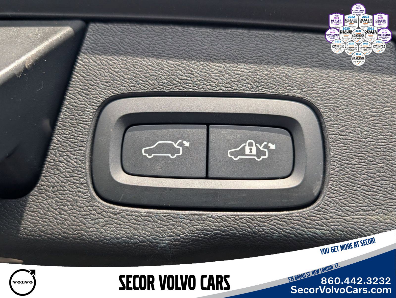 Certified 2023 Volvo XC60 B5 Plus w/ Climate Package AWD/4WD image 23