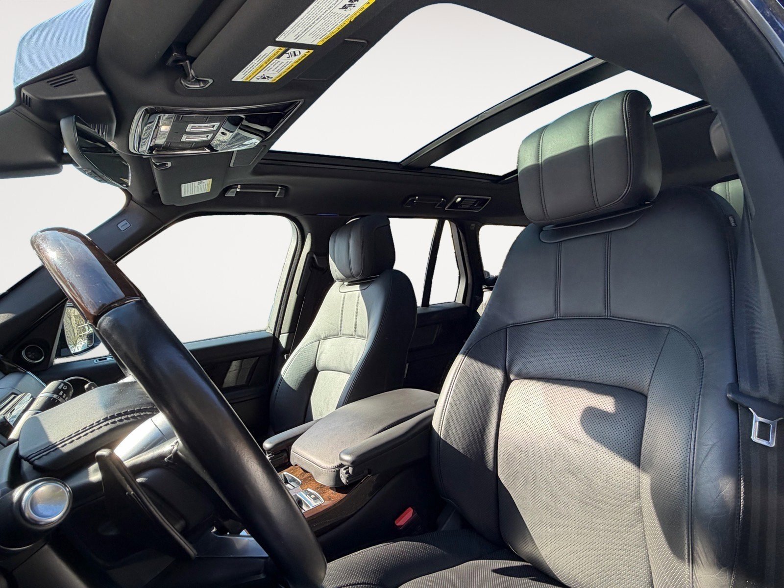 Used 2022 Land Rover Range Rover Westminster Edition image 13