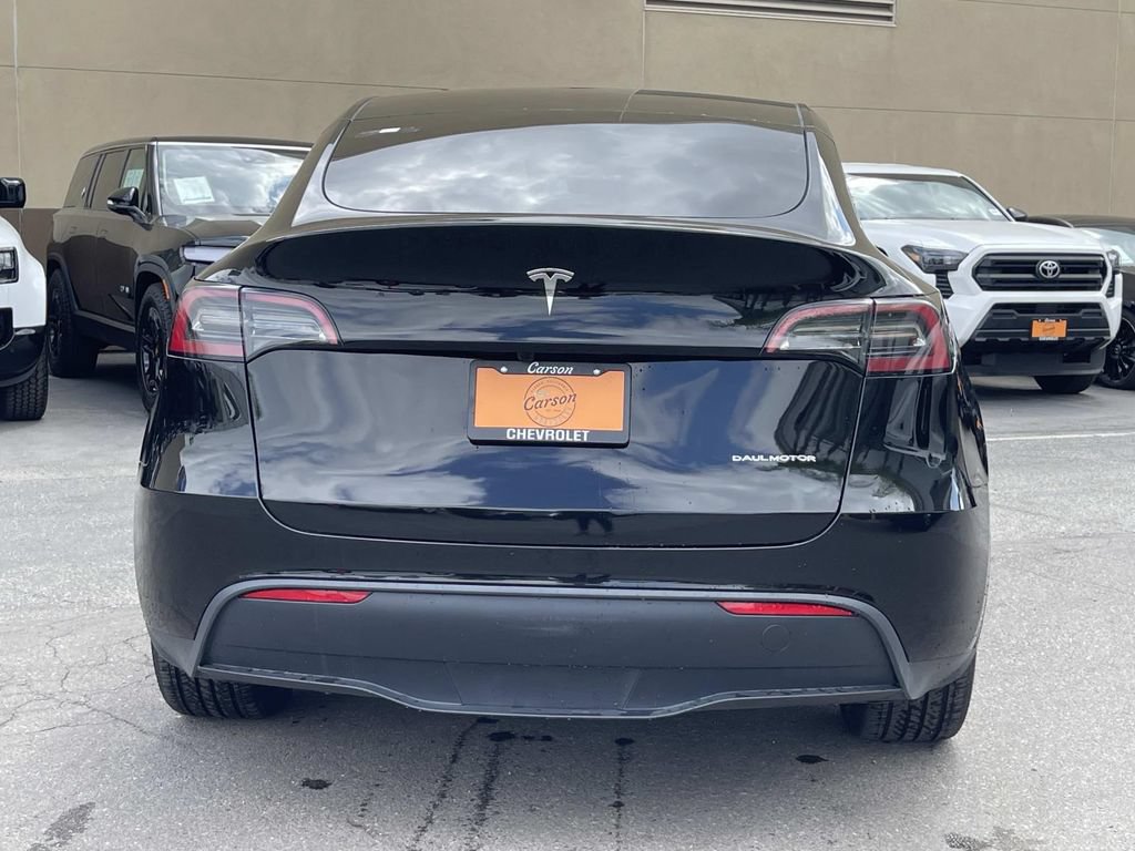 Used 2024 Tesla Model Y Long Range AWD/4WD image 4