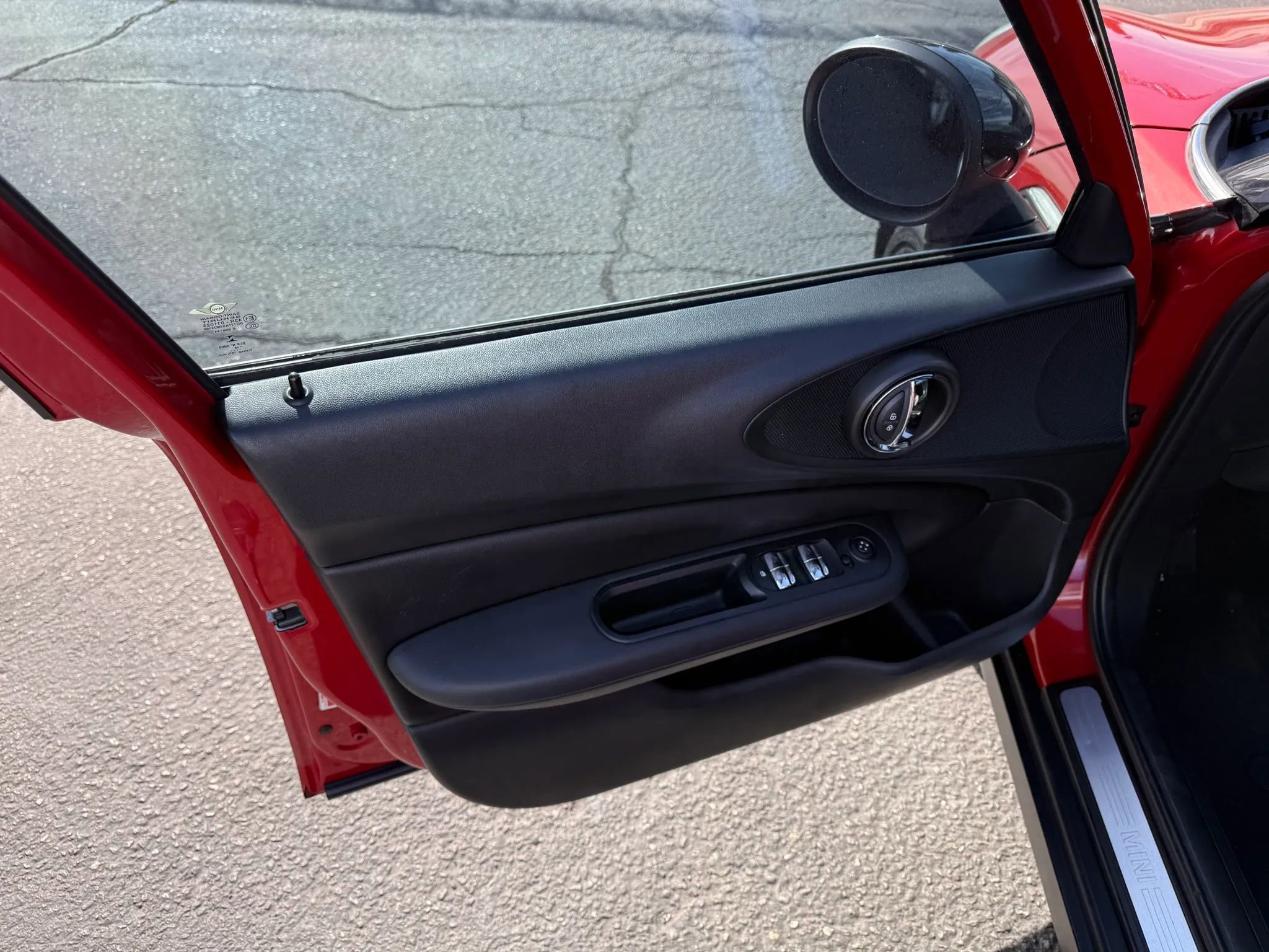 Used 2017 MINI Cooper Clubman image 9