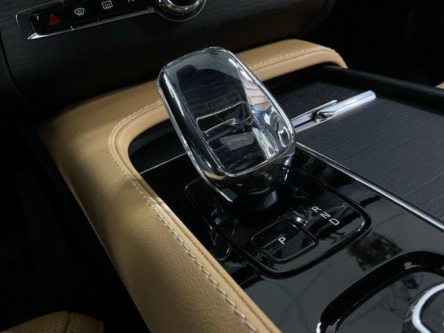 Certified 2025 Volvo XC90 T8 Ultra w/ Protection Package AWD/4WD image 22