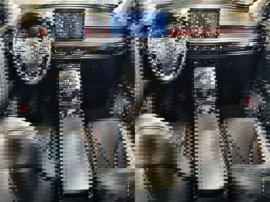 Used 2021 Lincoln Nautilus Reserve image 27