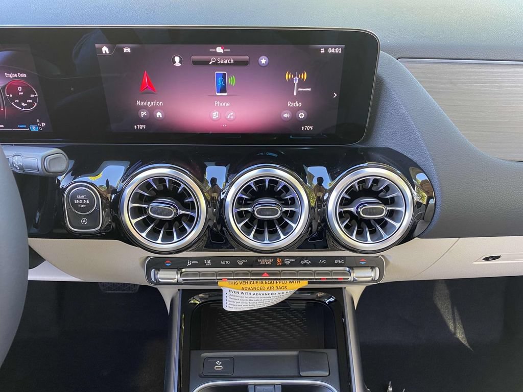 Certified 2025 Mercedes-Benz GLA 250 image 32
