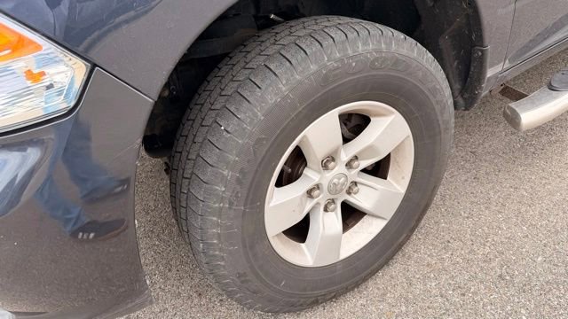 Used 2017 RAM 1500 Express AWD/4WD image 10