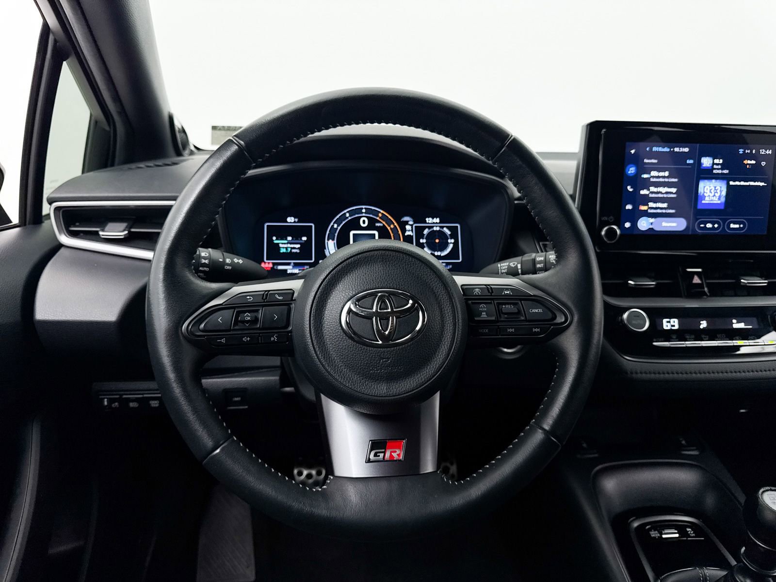 Used 2023 Toyota Corolla Core w/ Performance Package image 5