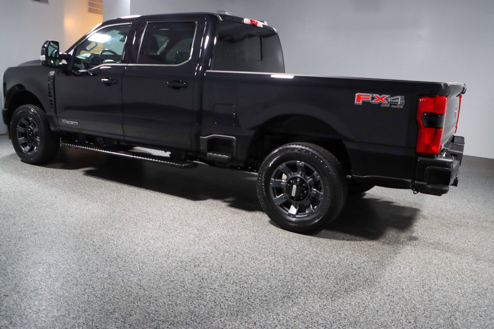 Used 2023 Ford F250 Lariat w/ Sport Appearance Package image 10