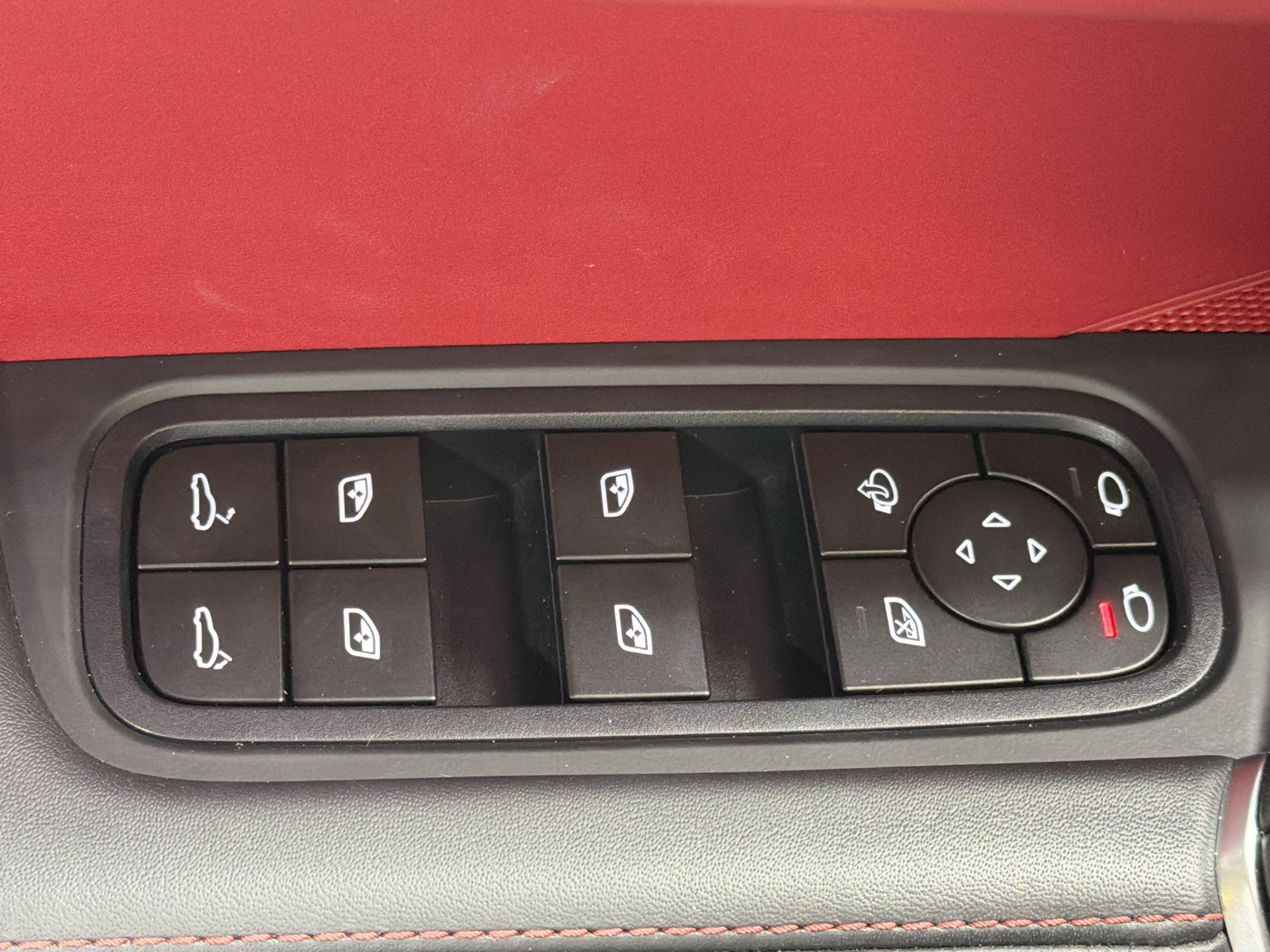 Certified 2023 Porsche Cayenne GTS AWD/4WD image 24