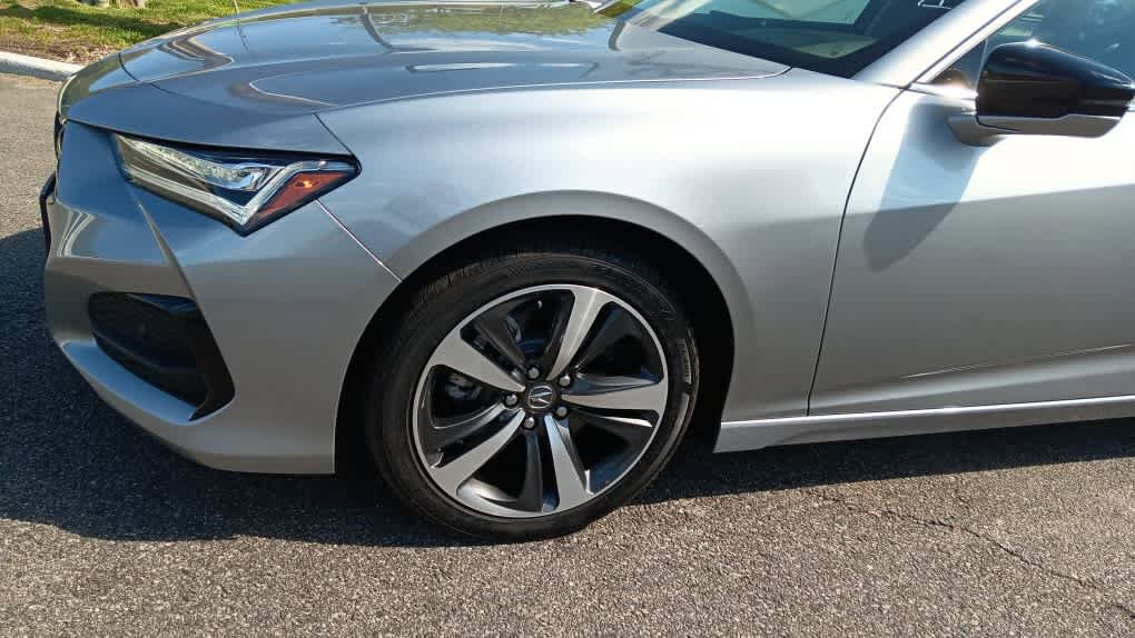 Used 2025 Acura TLX w/ Technology Package FWD image 9