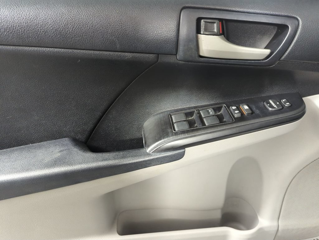 Used 2012 Toyota Camry LE FWD image 9