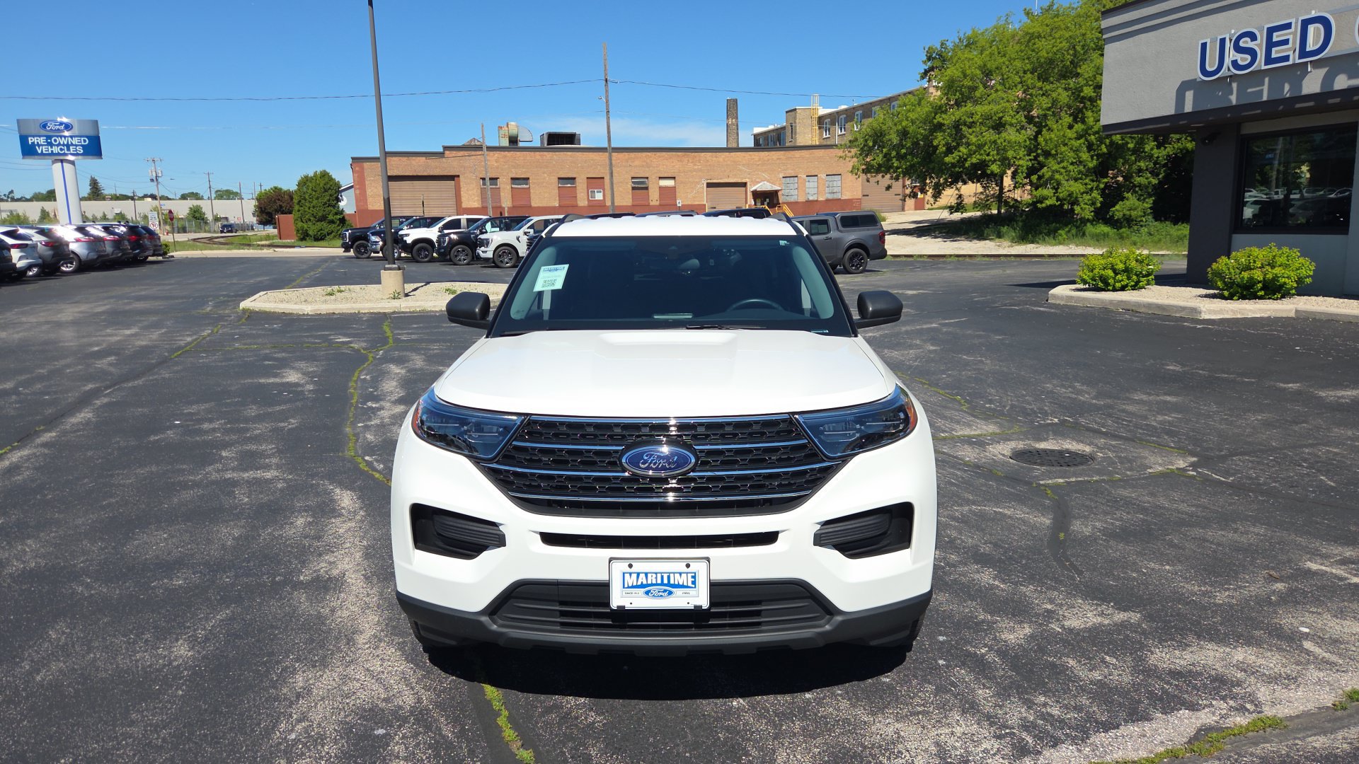 Used 2025 Ford Explorer ST AWD/4WD image 3
