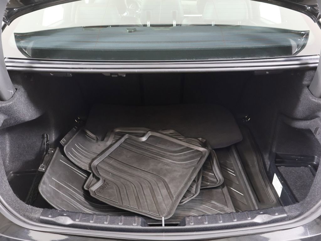 Used 2018 BMW 330i xDrive Sedan w/ Convenience Package image 16