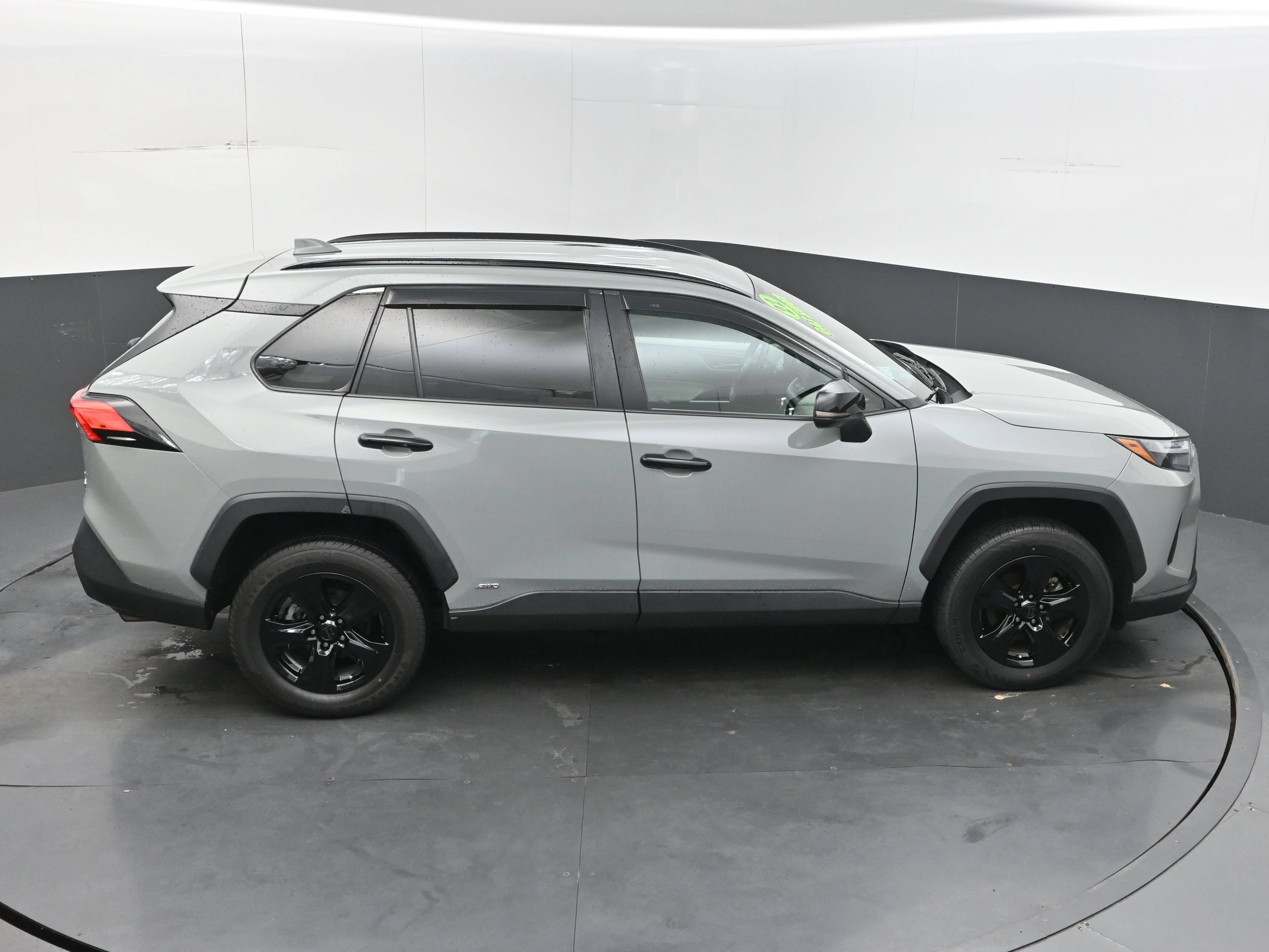 Used 2022 Toyota RAV4 XLE AWD/4WD image 38