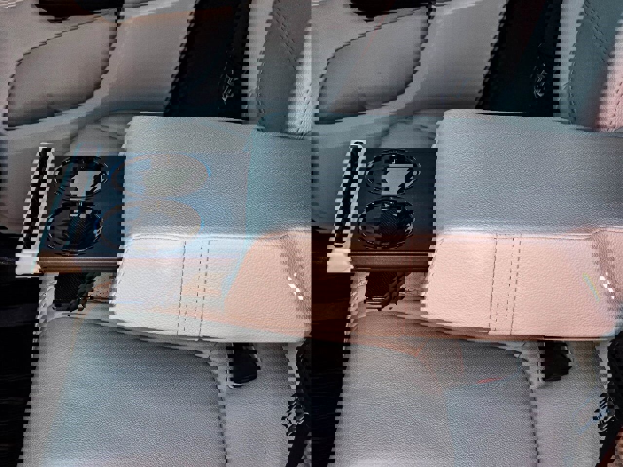 Used 2024 Mercedes-Benz GLC 300 GLC 300 image 32