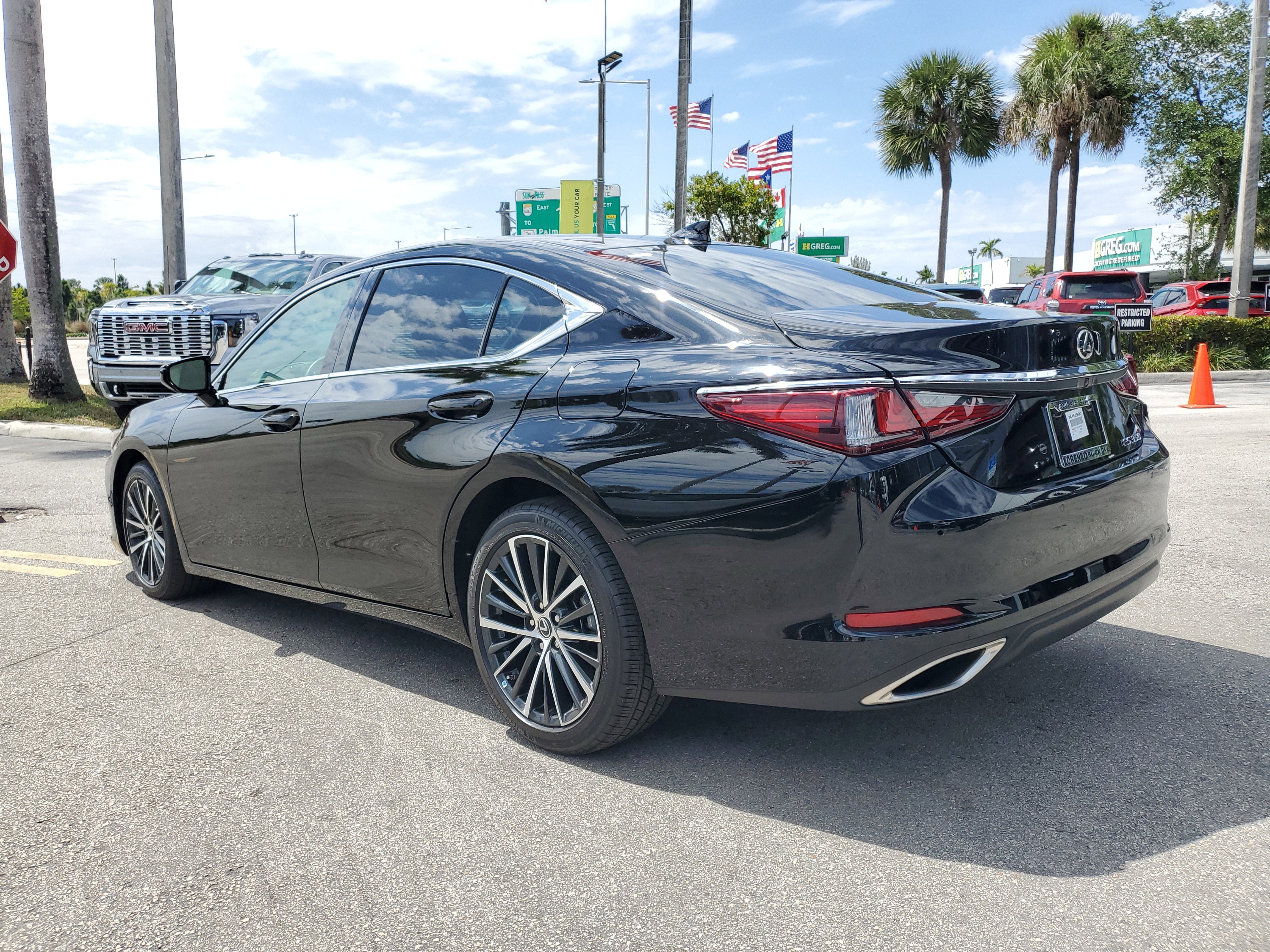 Used 2024 Lexus ES 350 w/ Premium Package image 7
