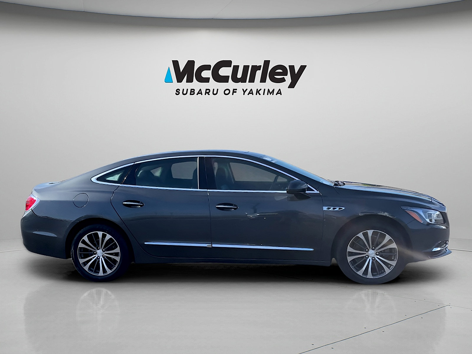Used 2017 Buick LaCrosse Essence w/ Sun and Shade Package FWD image 7