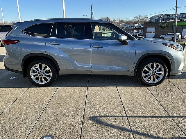 Used 2023 Toyota Highlander Limited image 7