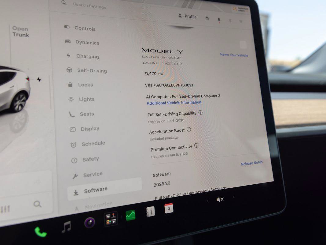 Used 2023 Tesla Model Y Long Range AWD/4WD image 25