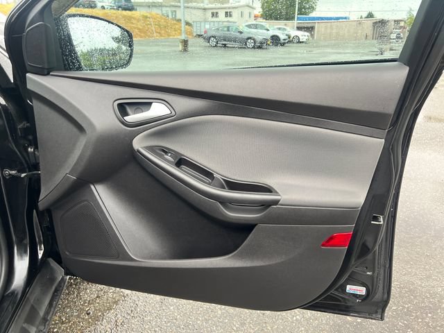 Used 2014 Ford Focus SE FWD image 30