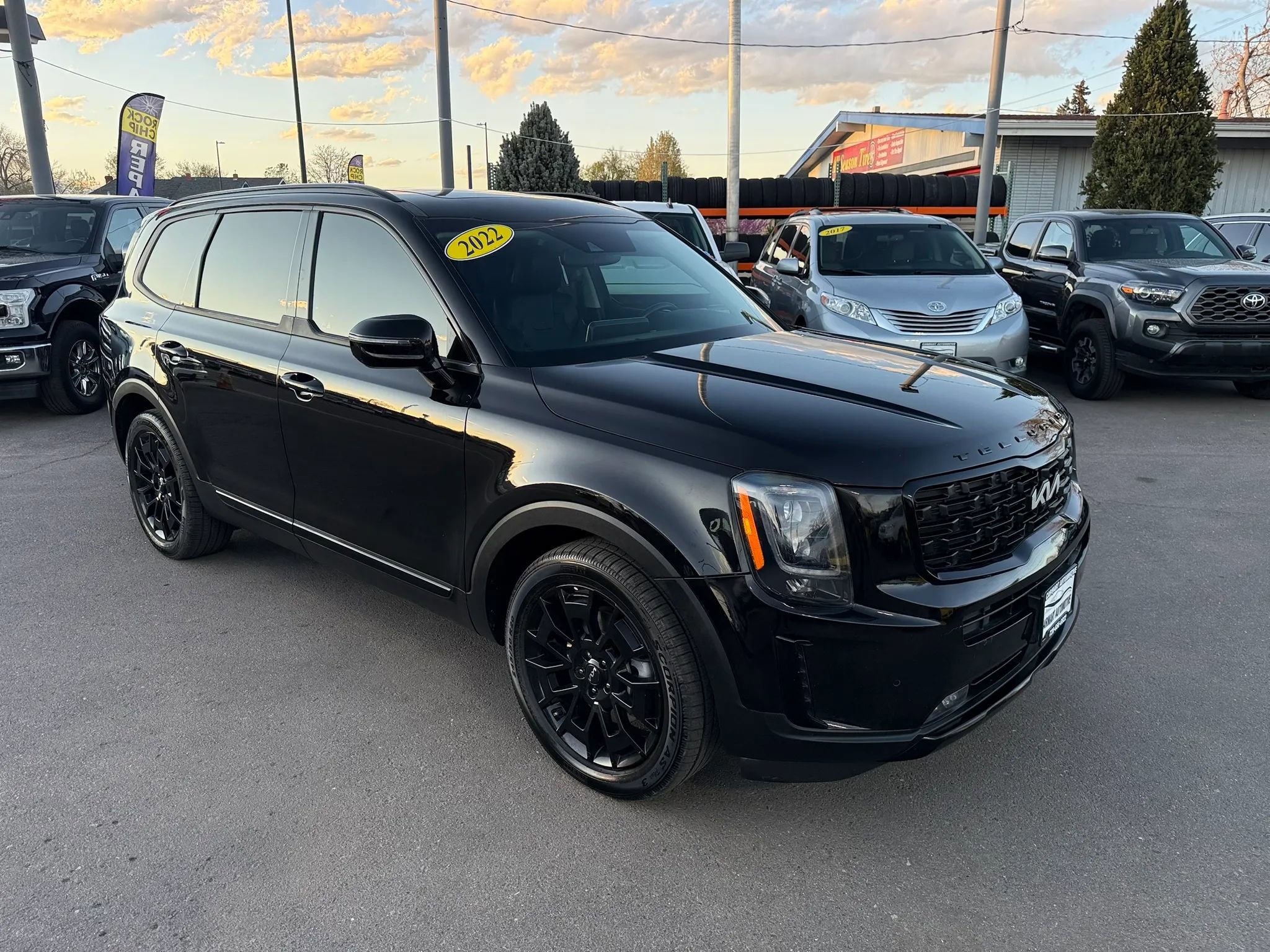Used 2022 Kia Telluride SX w/ Nightfall Edition Package image 3