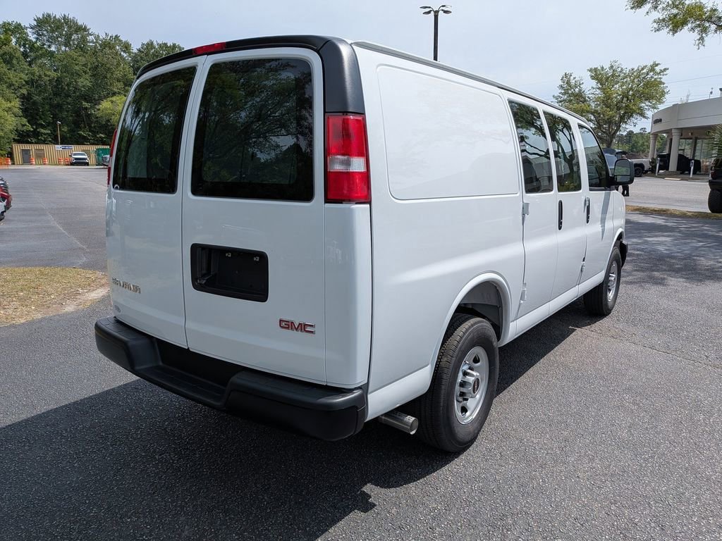 New 2026 GMC Savana 2500 RWD image 4