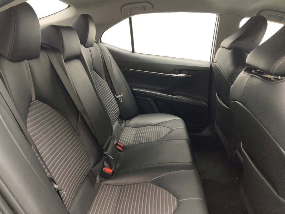 Used 2022 Toyota Camry SE image 19