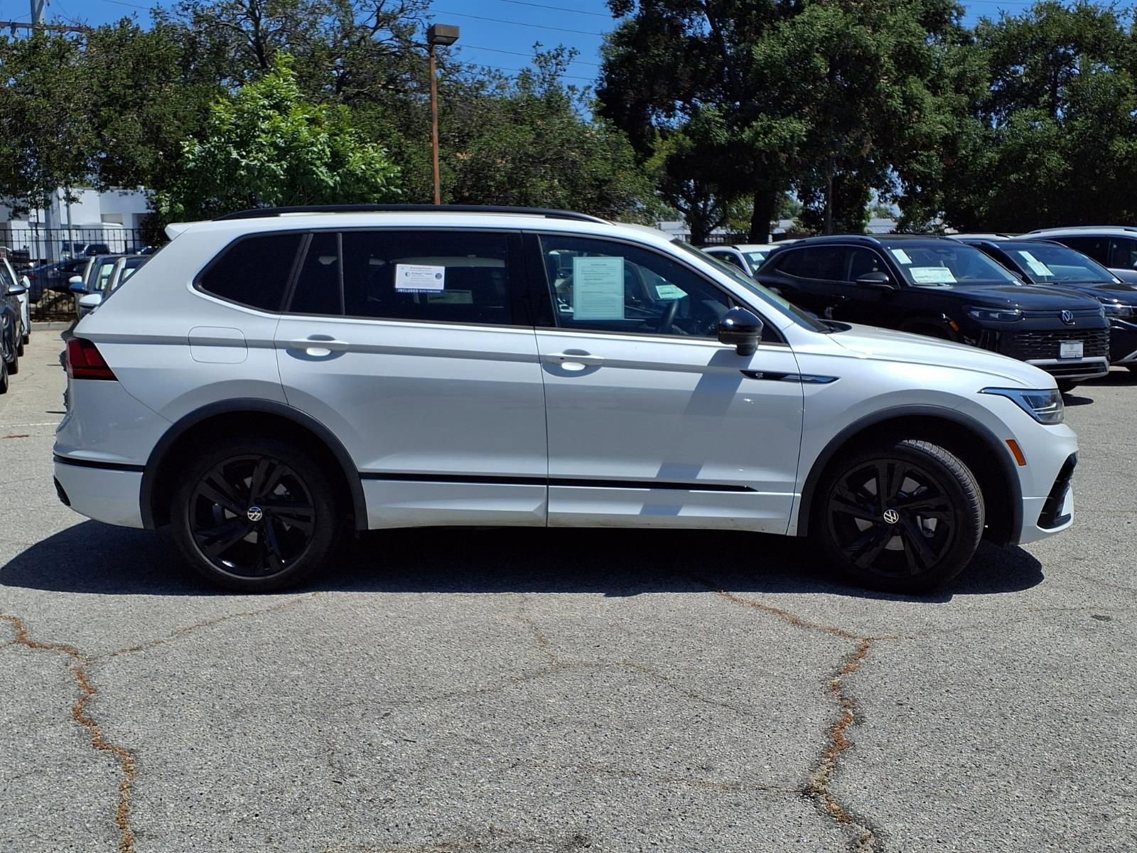 Certified 2023 Volkswagen Tiguan SE R-Line FWD image 4