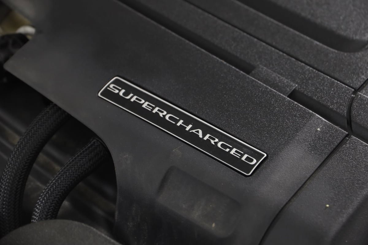 Used 2018 Jaguar F-TYPE R-Dynamic RWD image 26