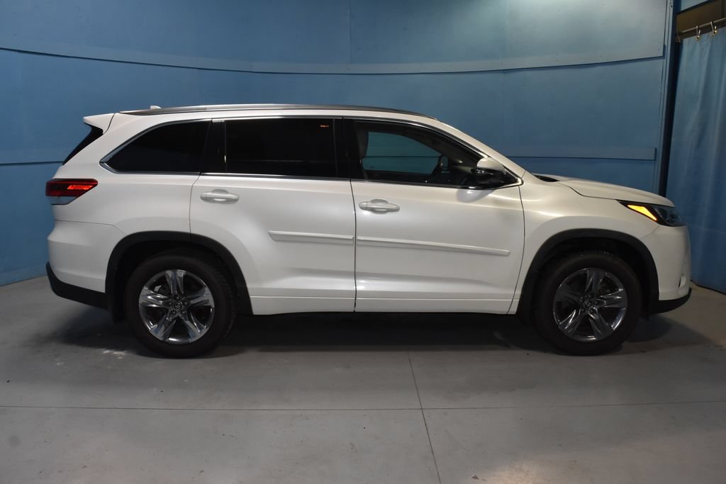 Used 2019 Toyota Highlander Limited Platinum AWD/4WD image 27