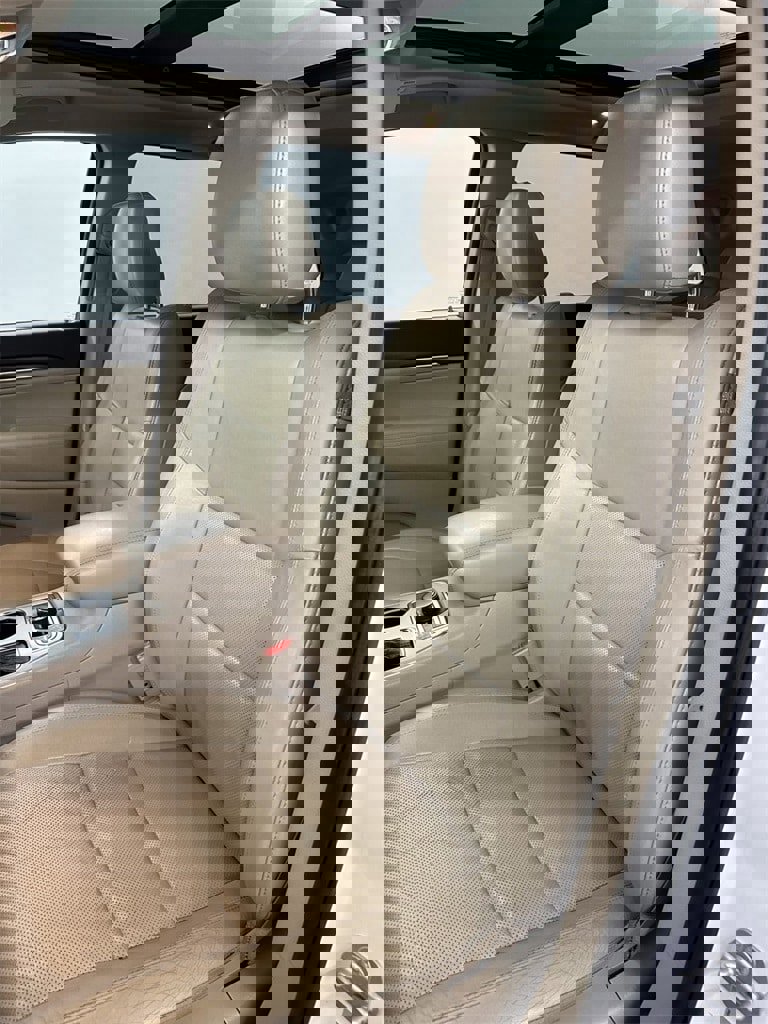 Used 2017 Jeep Grand Cherokee Limited w/ Luxury Group II image 13