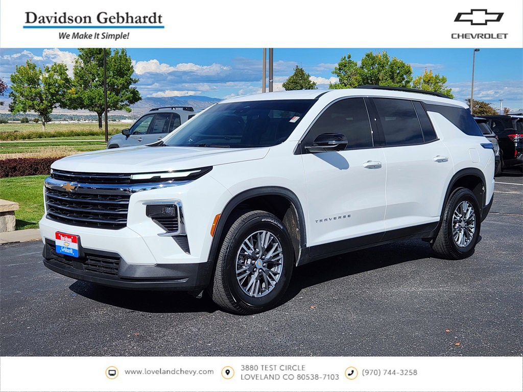 Used 2024 Chevrolet Traverse LT