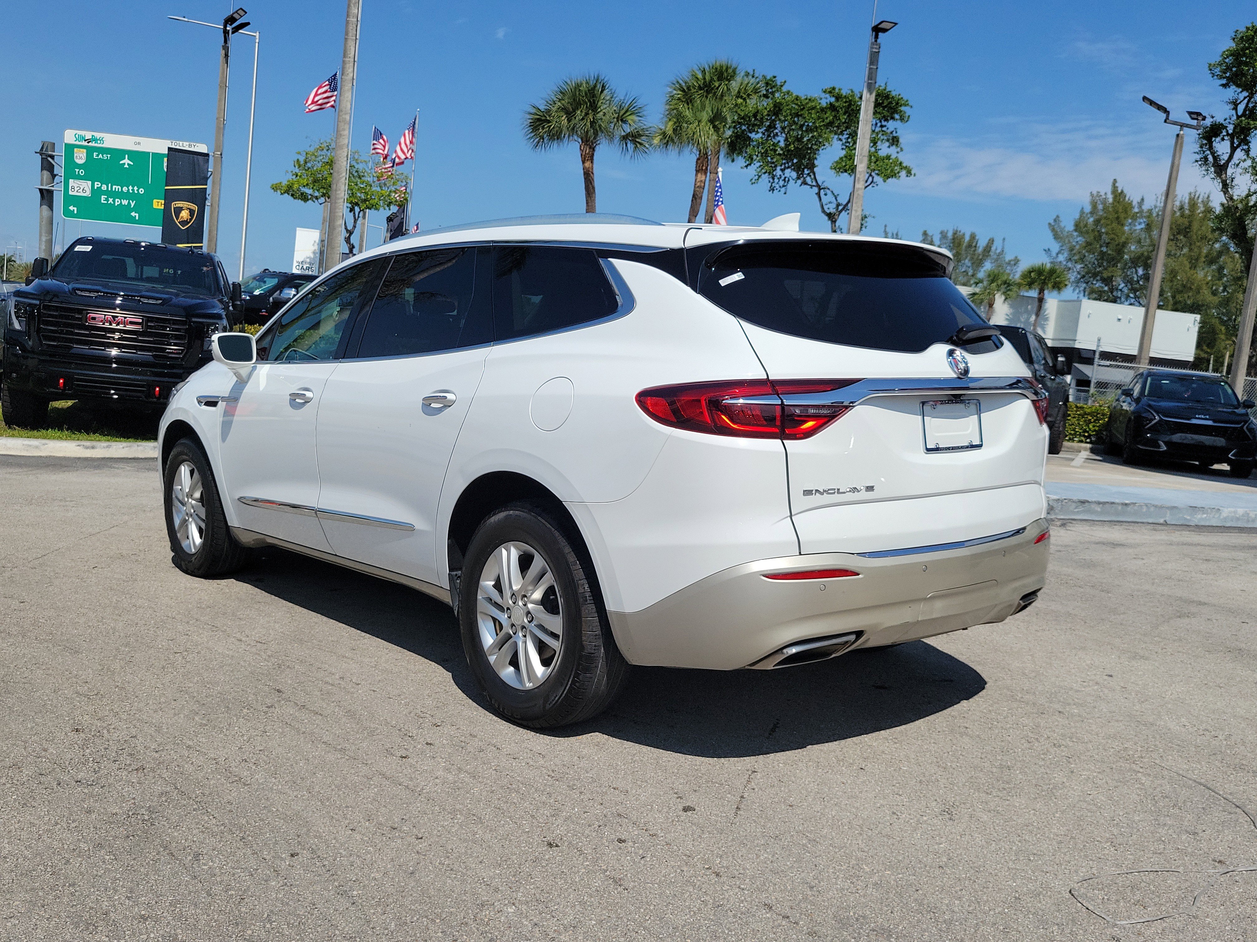 Used 2020 Buick Enclave Essence FWD image 7