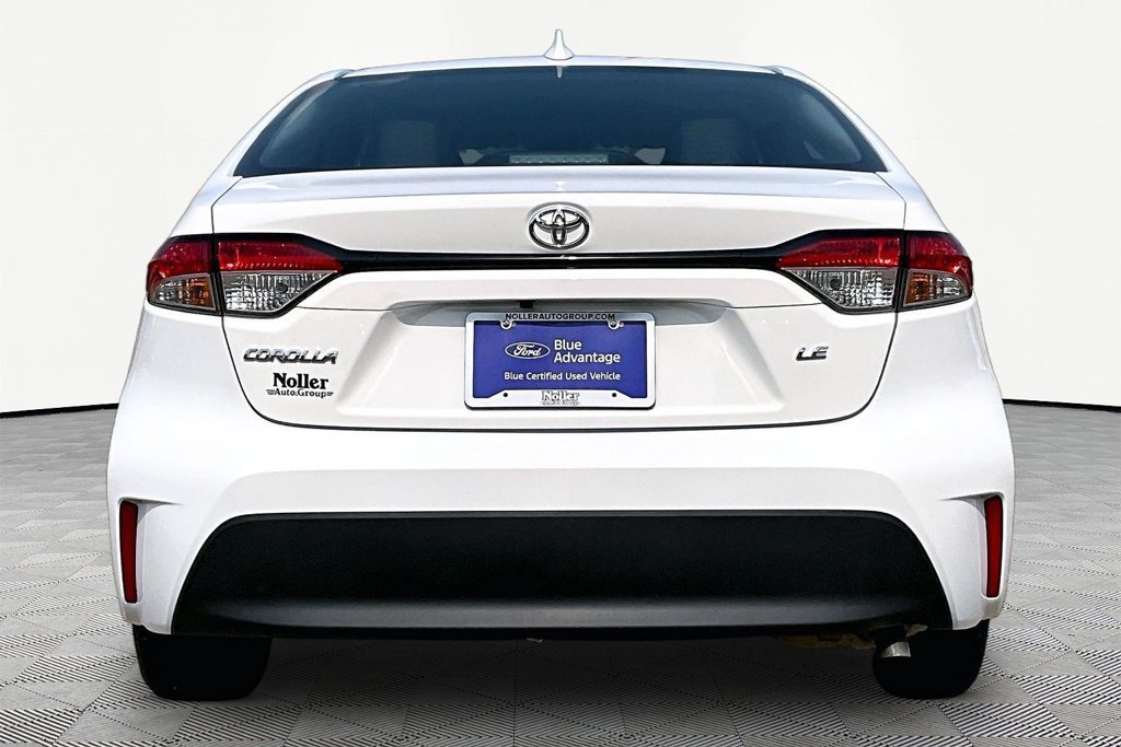 Used 2025 Toyota Corolla LE FWD image 4