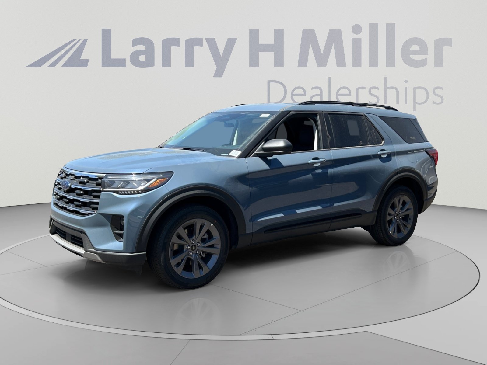 New 2026 Ford Explorer Active w/ Active Comfort Package AWD/4WD image 1