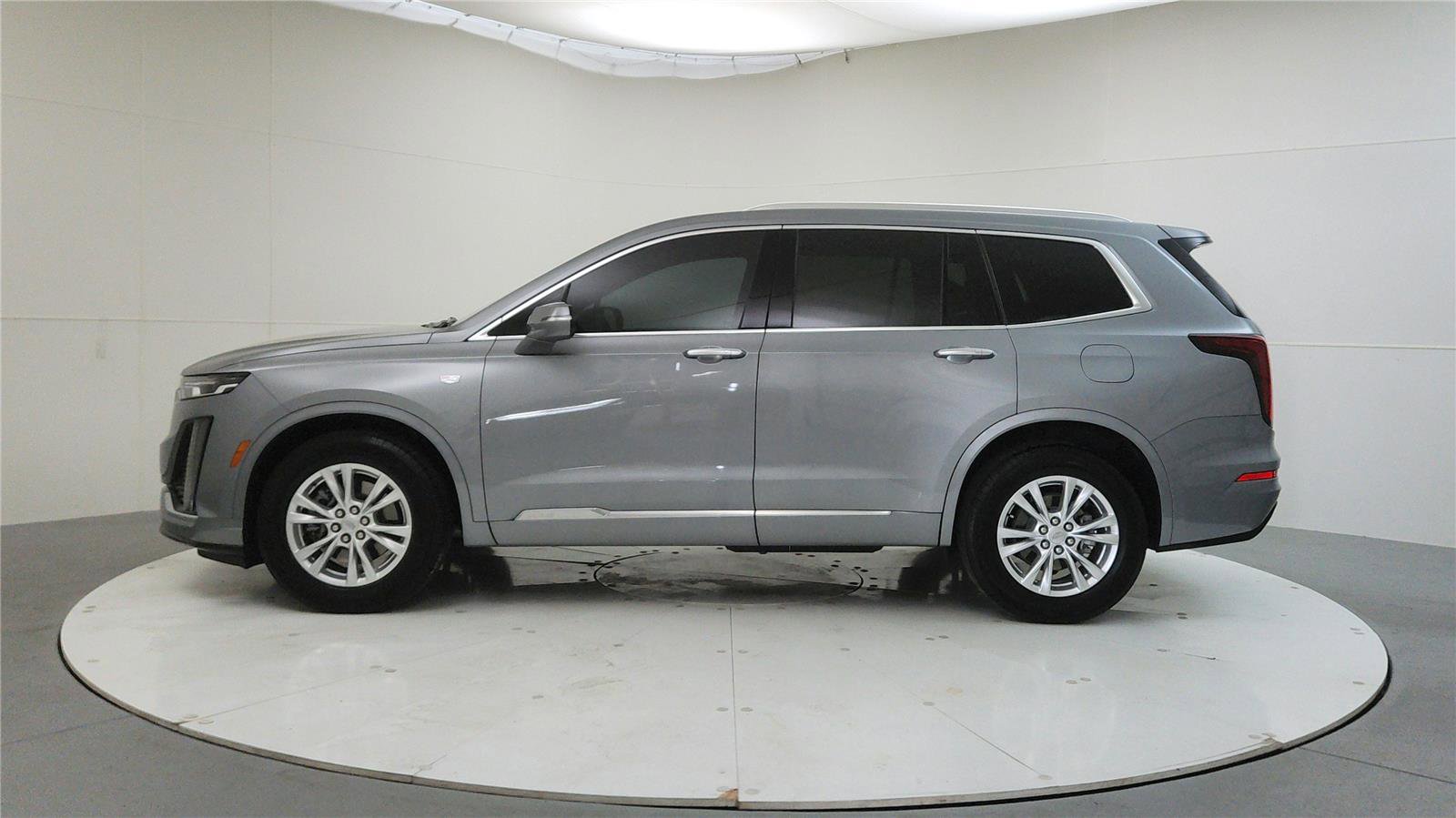 Used 2024 Cadillac XT6 Luxury image 4