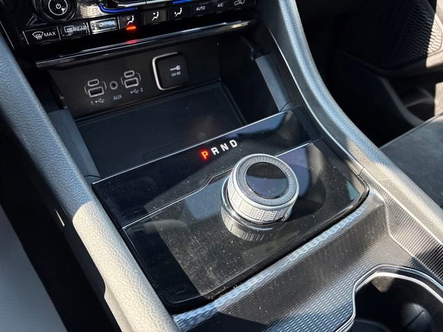 Used 2024 Jeep Grand Cherokee L Altitude image 27