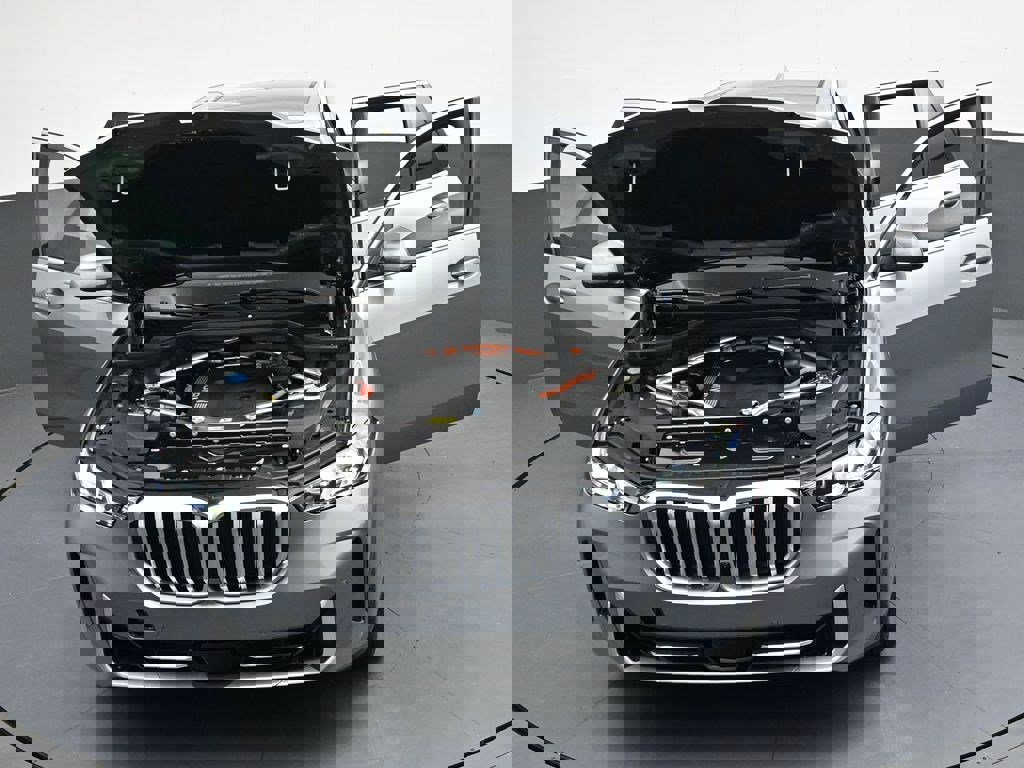 Used 2026 BMW X5 xDrive50e w/ Climate Comfort Package image 35