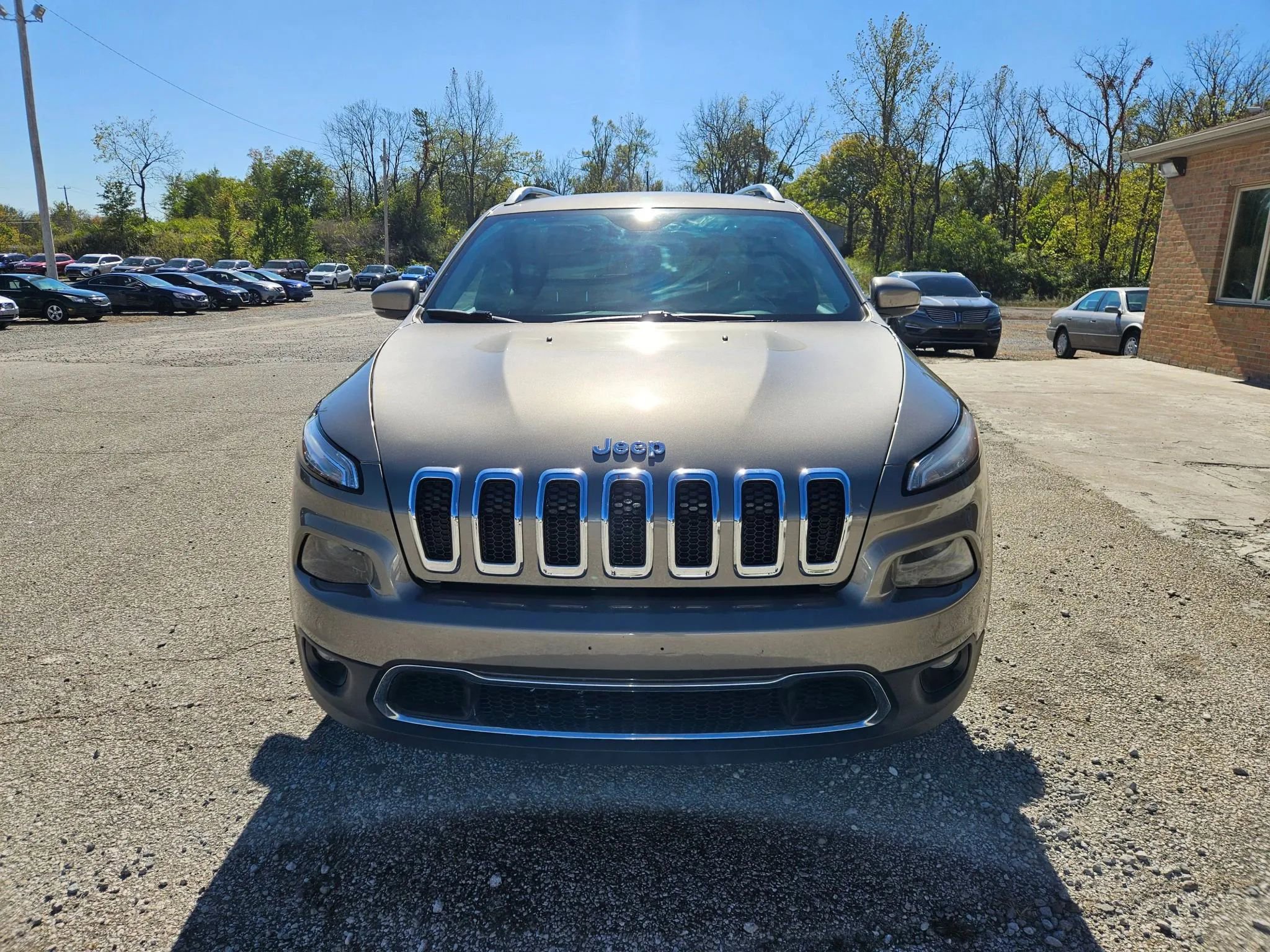 Used 2018 Jeep Cherokee Limited image 3