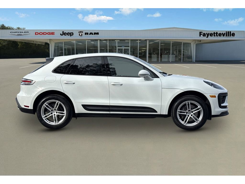Used 2024 Porsche Macan Turbo image 2