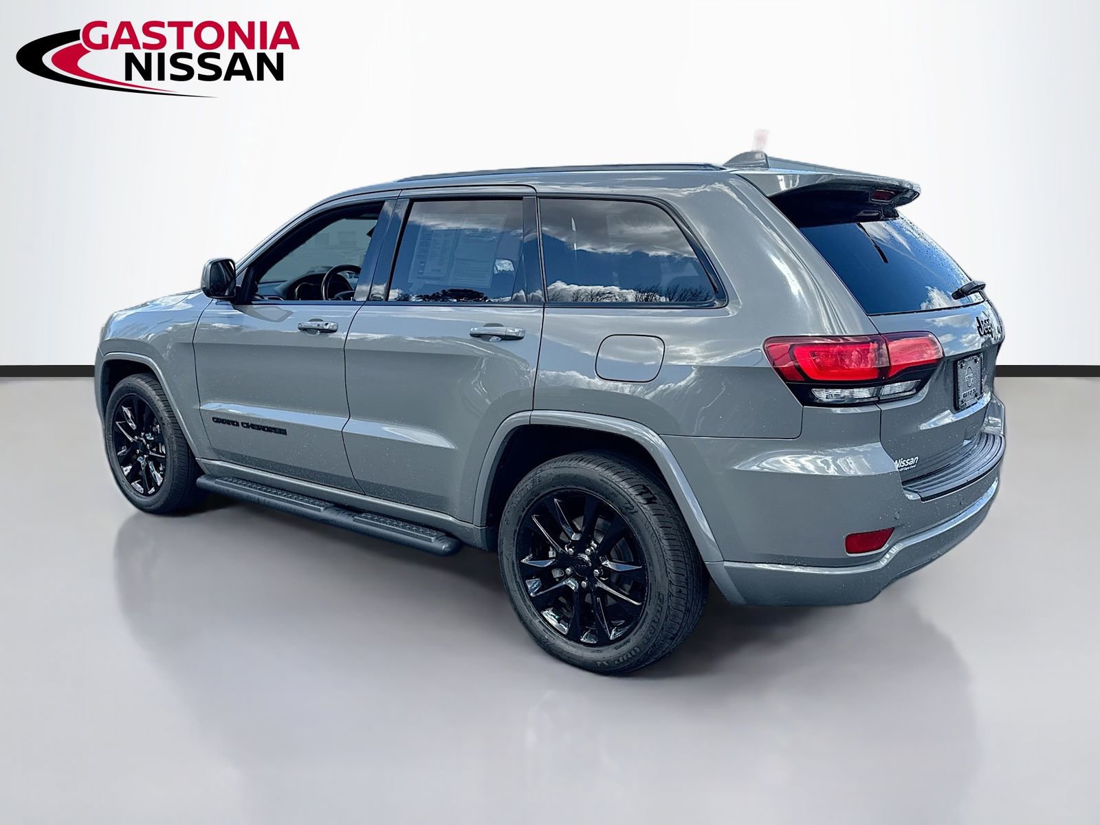 Used 2021 Jeep Grand Cherokee Laredo X image 6