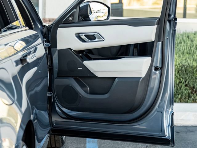 Used 2022 Land Rover Range Rover Velar R-Dynamic S image 25