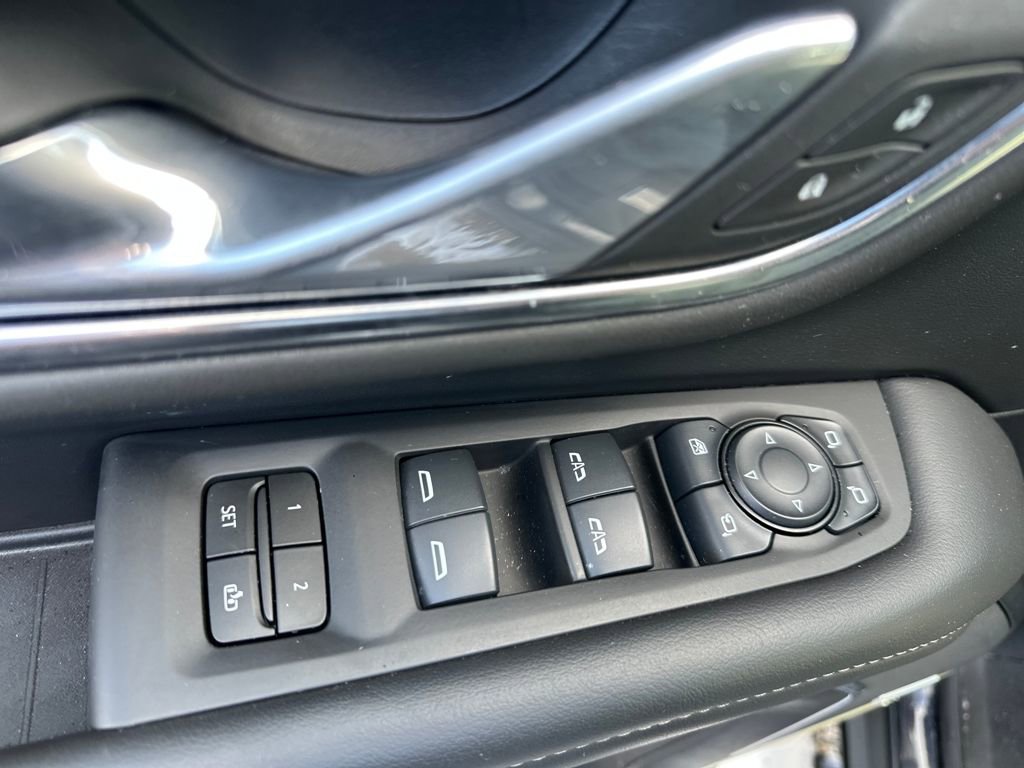 Used 2024 Chevrolet Tahoe Z71 w/ Luxury Package image 15