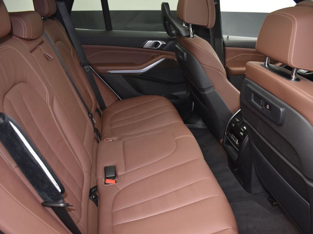 Certified 2022 BMW X5 xDrive45e w/ Premium Package image 21