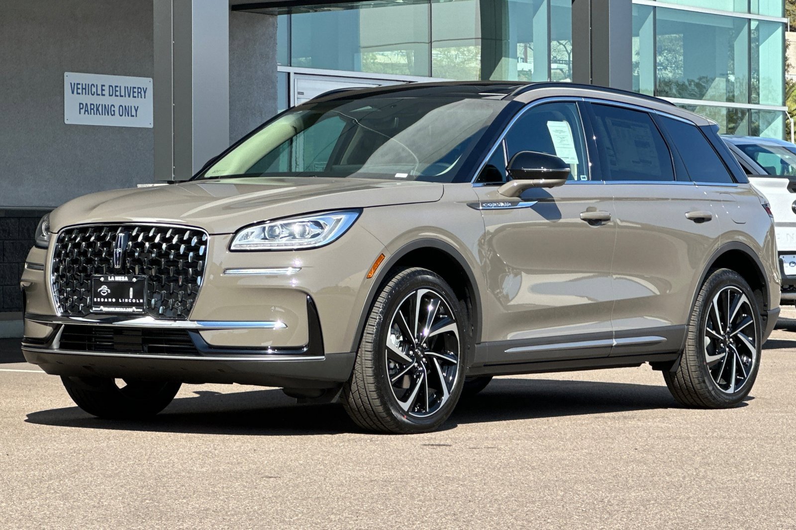 New 2025 Lincoln Corsair Reserve w/ Equipment Group 202A image 7