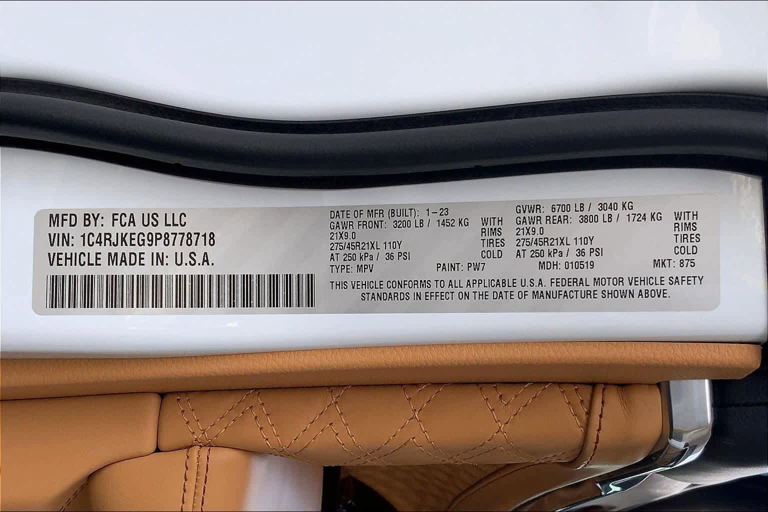 Used 2023 Jeep Grand Cherokee L Summit AWD/4WD image 34