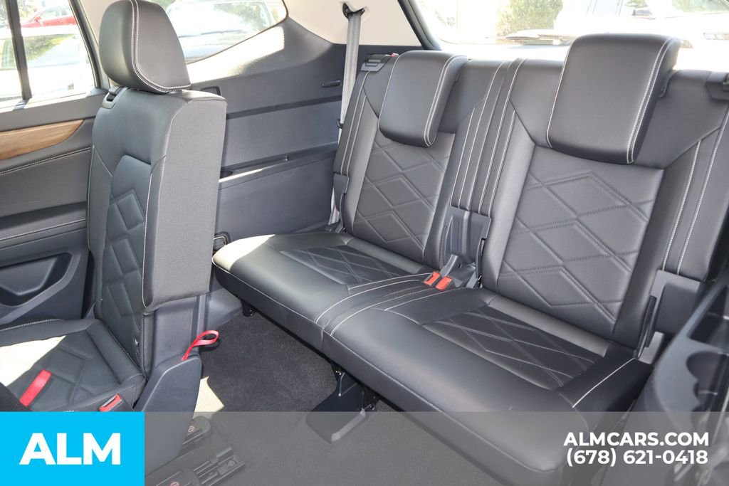 Used 2025 Volkswagen Atlas SE image 22