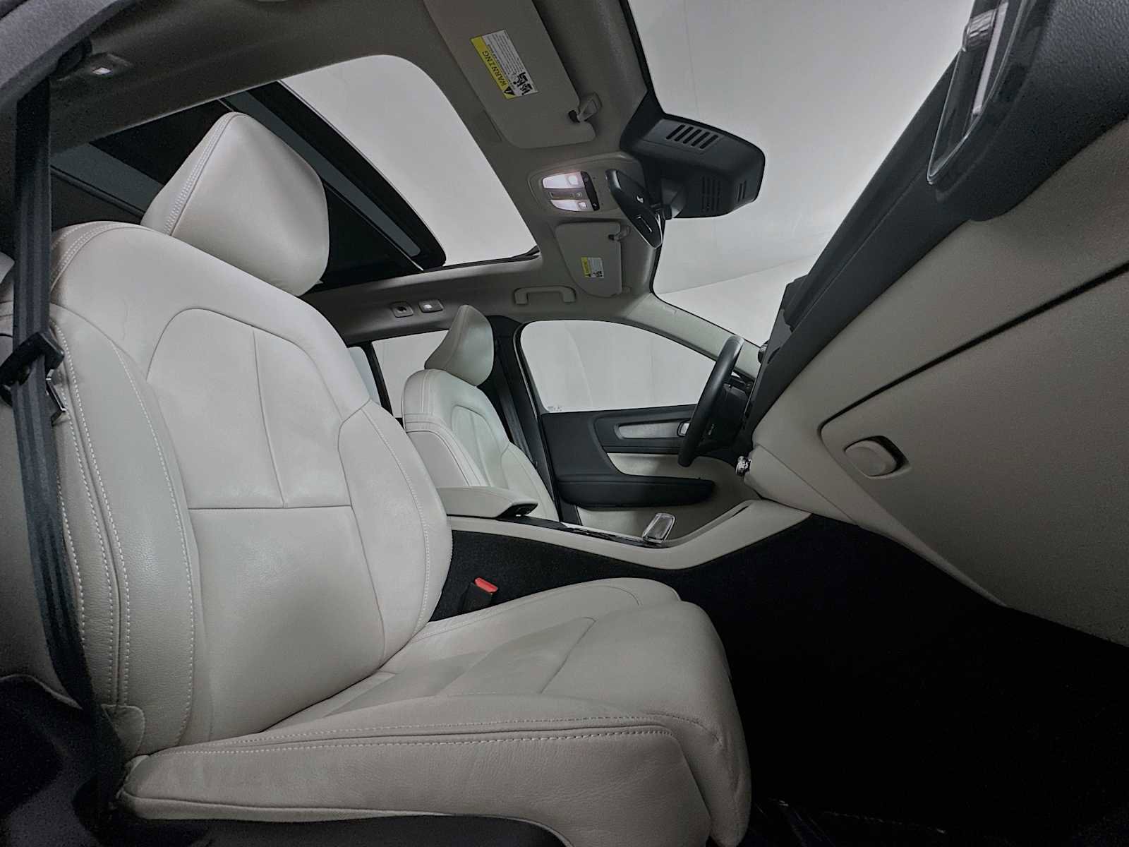 Used 2023 Volvo XC40 B5 Plus w/ Driver Assist Package image 27