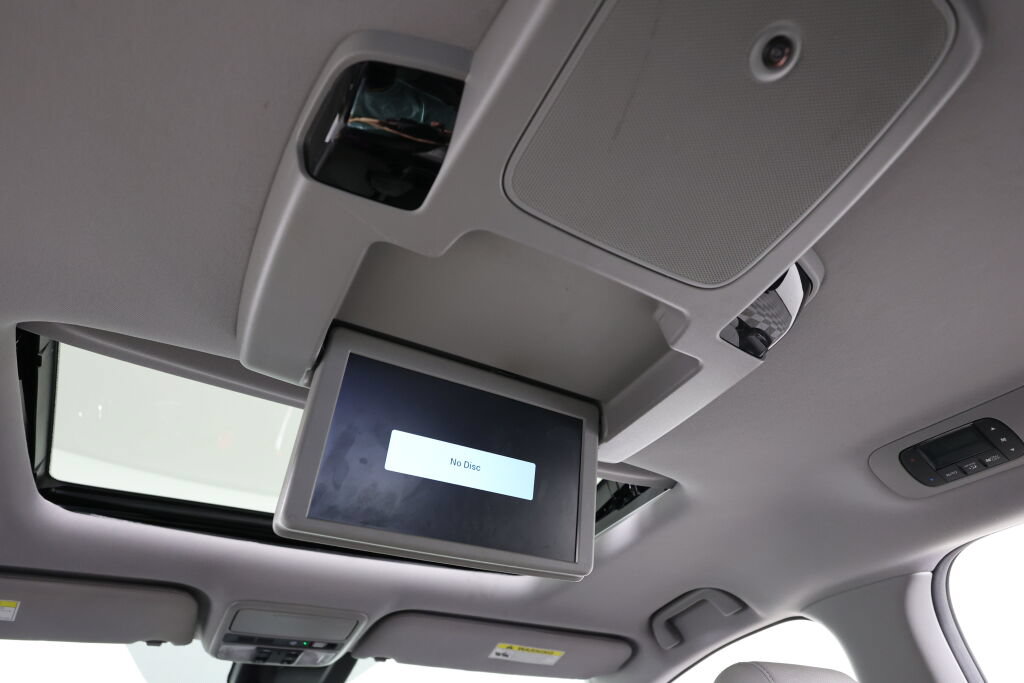 Used 2018 Honda Odyssey Touring image 16