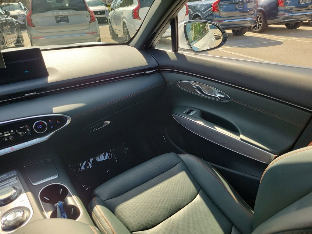 Certified 2022 Genesis GV70 2.5T w/ Advanced Package AWD/4WD image 17
